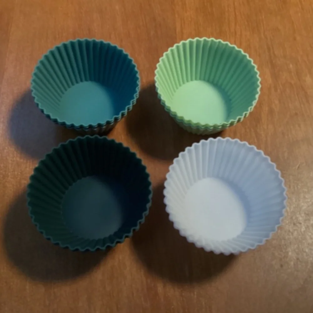 Muffin/Cake Silicone Mold 12 pieces Assorted colors